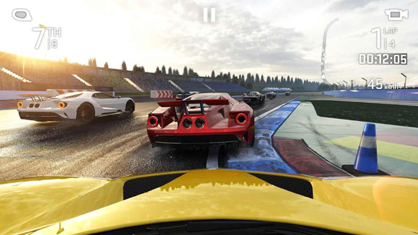 真实赛车4官方正版(Real Racing Next)截图4